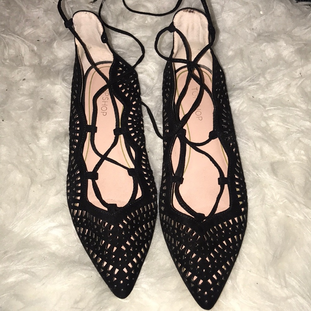 Black top shop flats